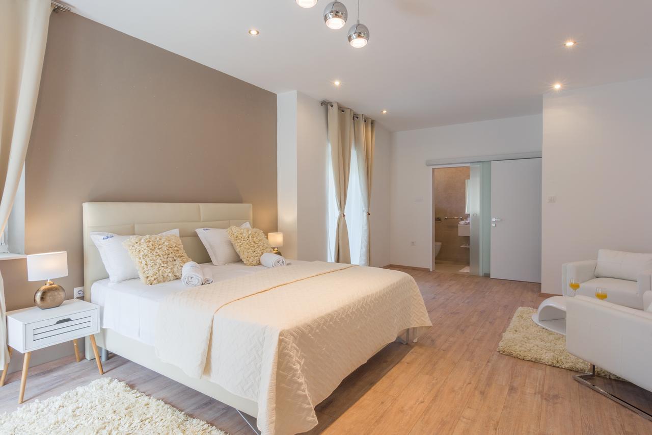 Rooms Sea & Sun With Private Parking Zadar Extérieur photo