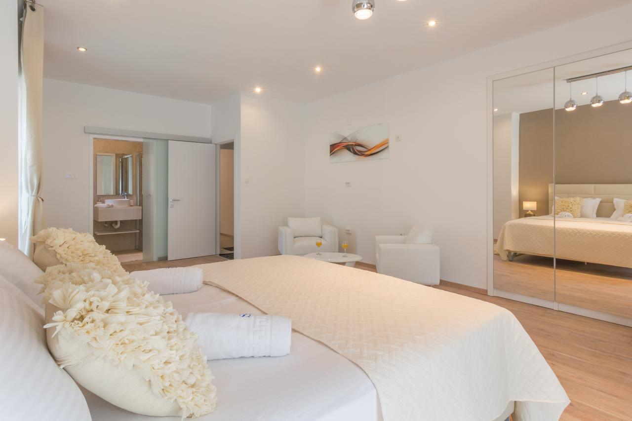Rooms Sea & Sun With Private Parking Zadar Extérieur photo